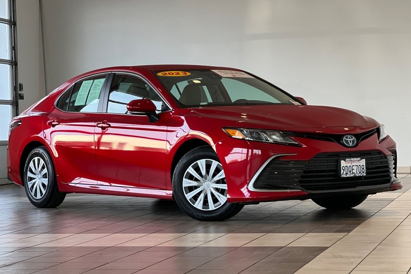 Toyota Camry Vehicle Full-screen Gallery Image 02