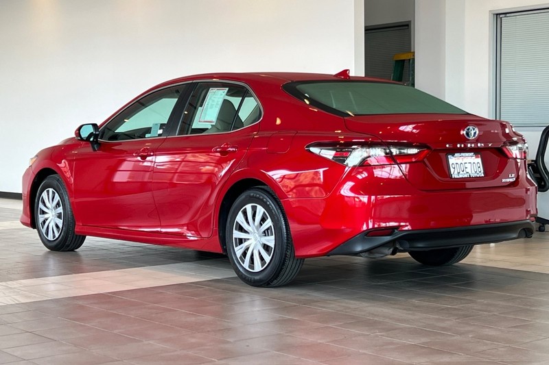 Toyota Camry Vehicle Full-screen Gallery Image 06