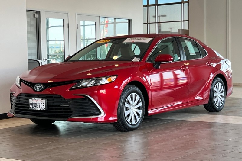 Toyota Camry Vehicle Full-screen Gallery Image 08