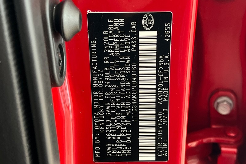 Toyota Camry Vehicle Full-screen Gallery Image 27