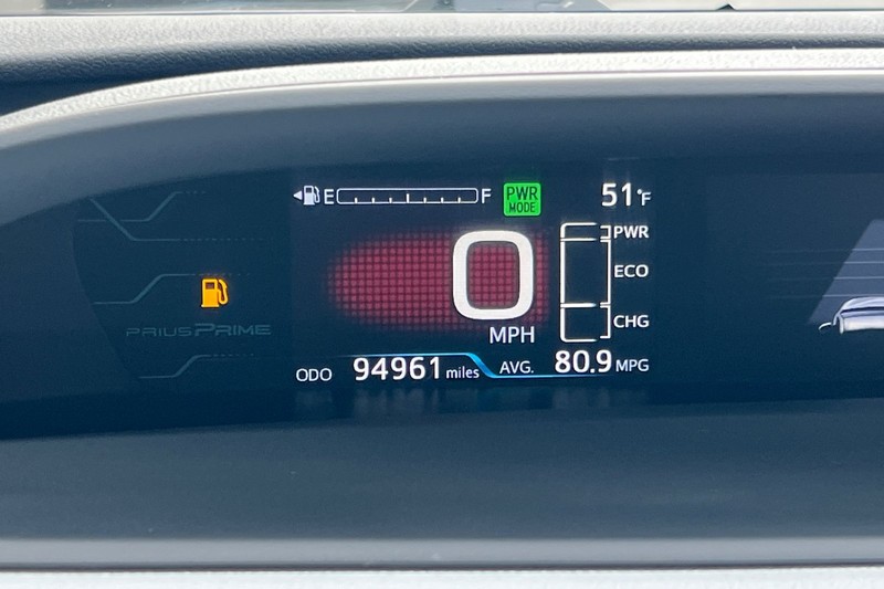Toyota Prius Prime Vehicle Full-screen Gallery Image 26