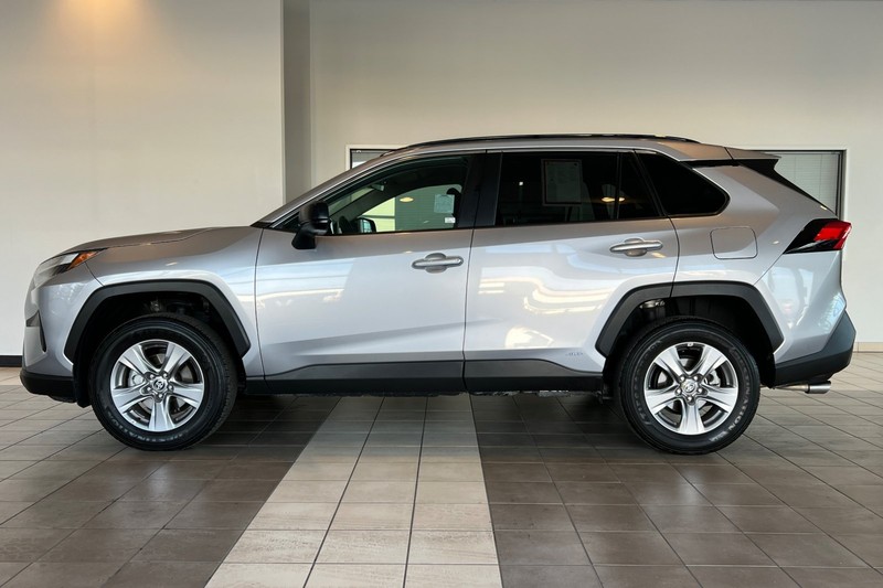 Toyota RAV4 Vehicle Full-screen Gallery Image 07