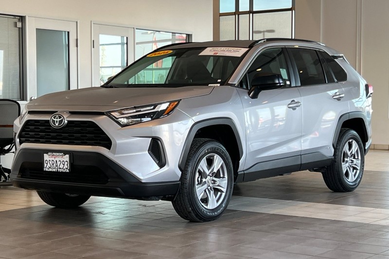 Toyota RAV4 Vehicle Full-screen Gallery Image 08