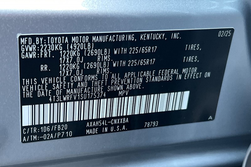 Toyota RAV4 Vehicle Full-screen Gallery Image 28