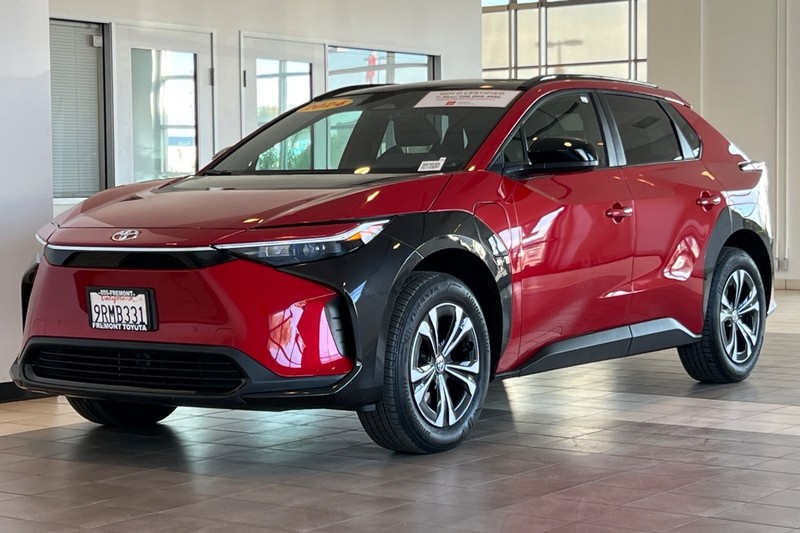 Toyota bZ4X Vehicle Full-screen Gallery Image 08