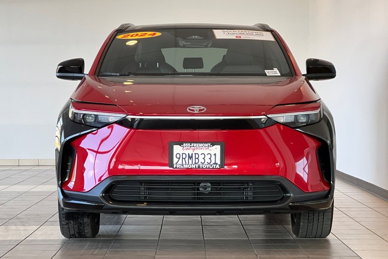 Toyota bZ4X Vehicle Full-screen Gallery Image 09