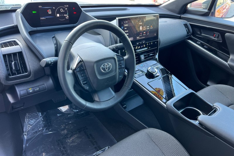 Toyota bZ4X Vehicle Full-screen Gallery Image 10