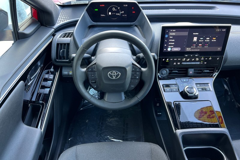 Toyota bZ4X Vehicle Full-screen Gallery Image 14