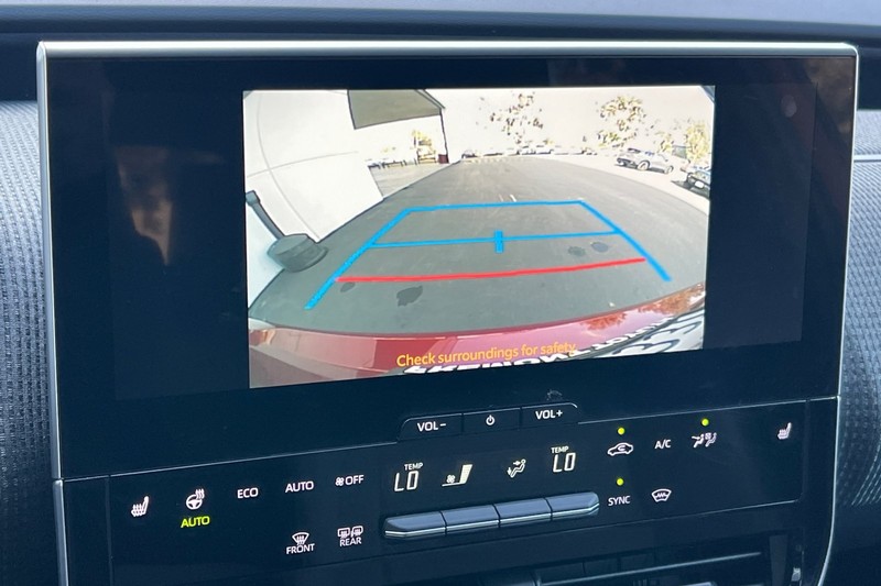 Toyota bZ4X Vehicle Full-screen Gallery Image 19