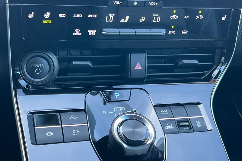 Toyota bZ4X Vehicle Full-screen Gallery Image 20