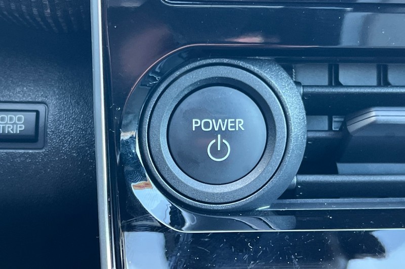 Toyota bZ4X Vehicle Full-screen Gallery Image 22