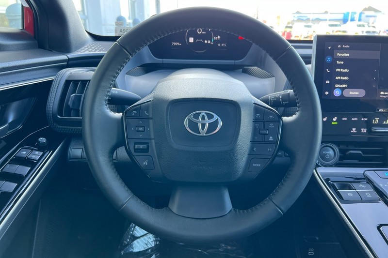 Toyota bZ4X Vehicle Full-screen Gallery Image 23