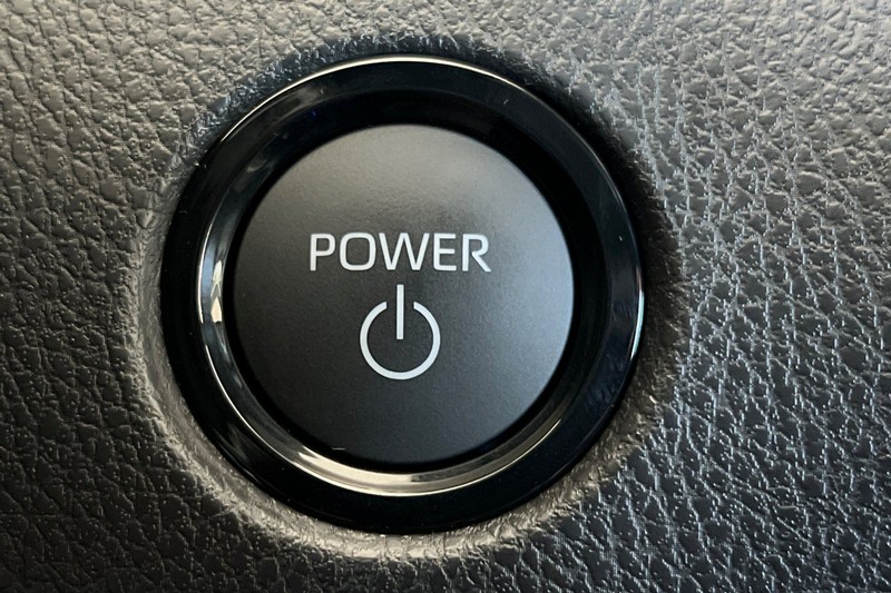 Toyota Camry Vehicle Full-screen Gallery Image 19