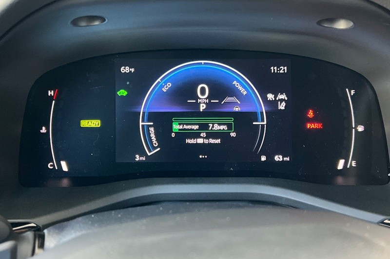 Toyota Camry Vehicle Full-screen Gallery Image 21