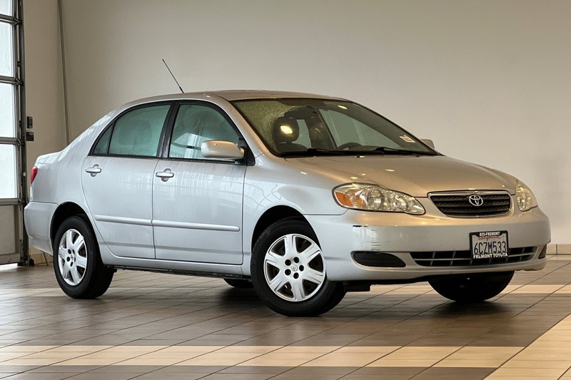 Toyota Corolla Vehicle Full-screen Gallery Image 02