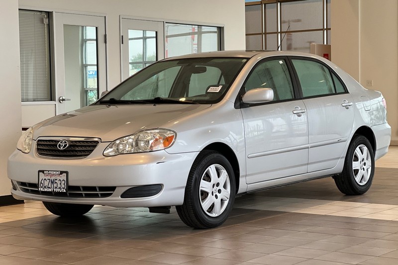 Toyota Corolla Vehicle Full-screen Gallery Image 08