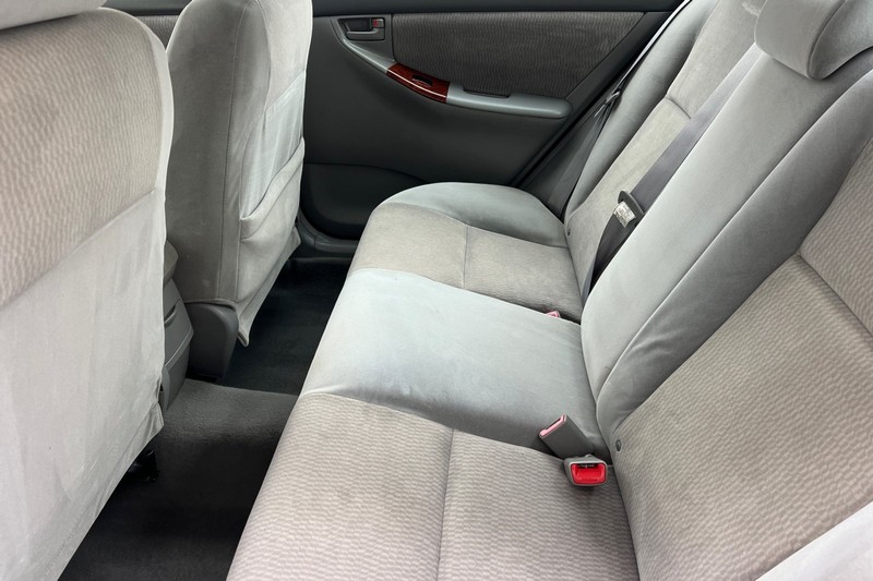 Toyota Corolla Vehicle Full-screen Gallery Image 12