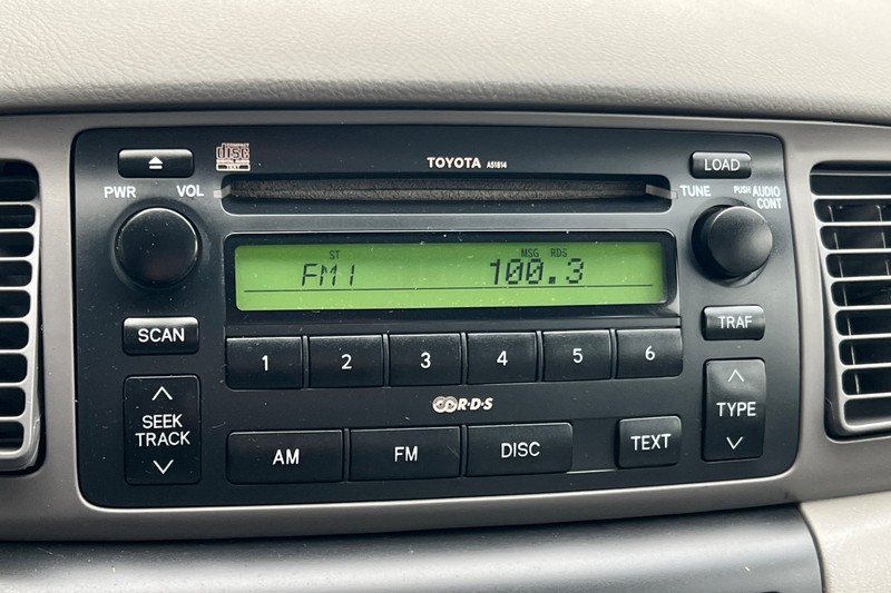 Toyota Corolla Vehicle Full-screen Gallery Image 17