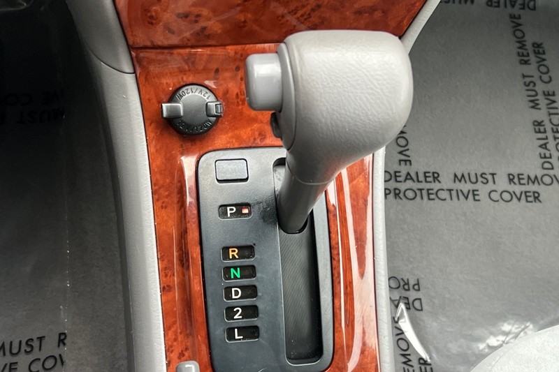 Toyota Corolla Vehicle Full-screen Gallery Image 19