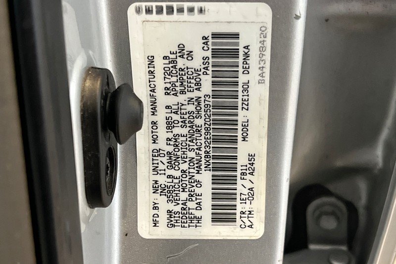 Toyota Corolla Vehicle Full-screen Gallery Image 26