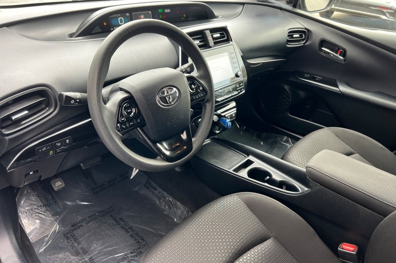 Toyota Prius Vehicle Full-screen Gallery Image 10