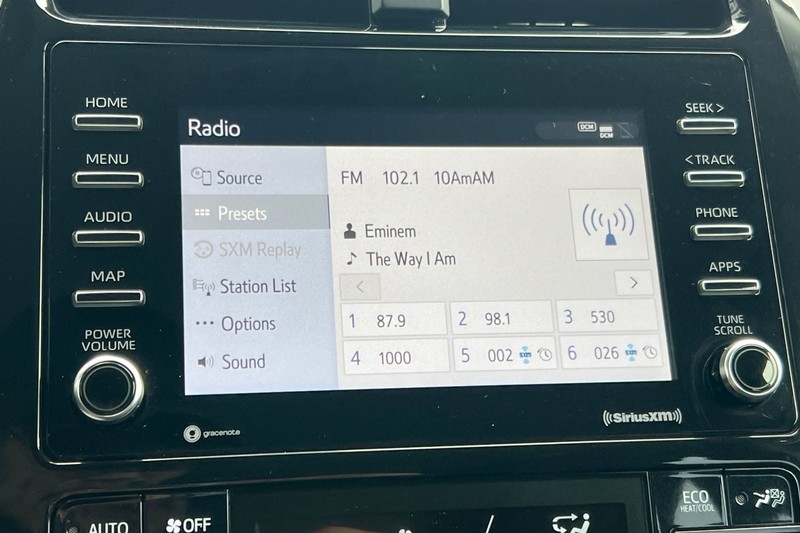 Toyota Prius Vehicle Full-screen Gallery Image 18