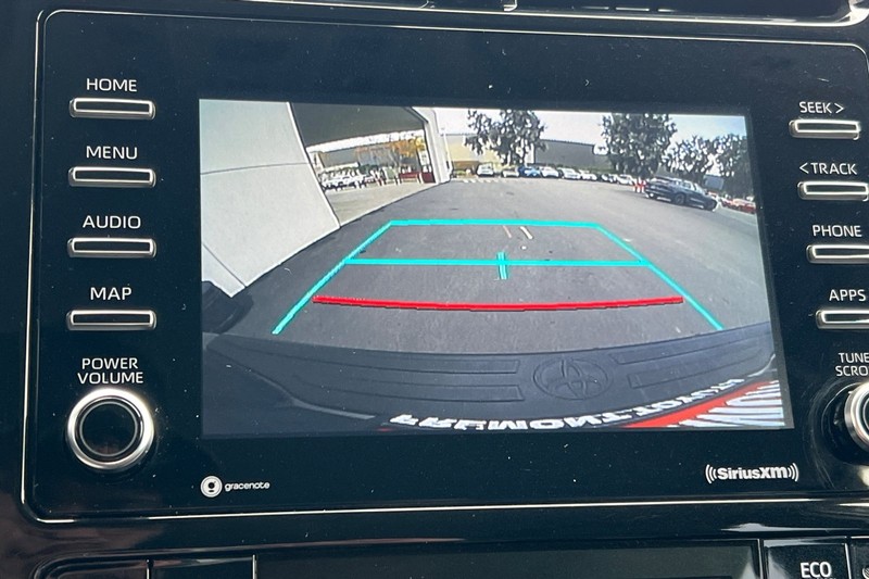 Toyota Prius Vehicle Full-screen Gallery Image 19