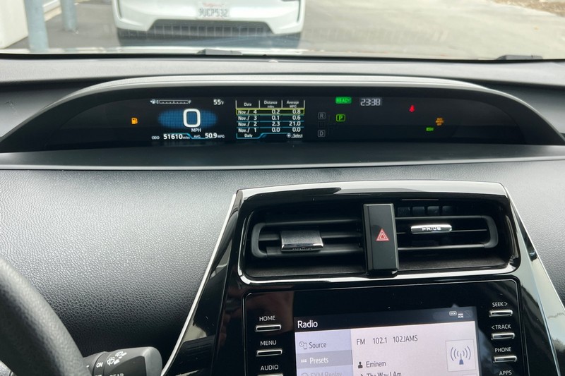 Toyota Prius Vehicle Full-screen Gallery Image 24