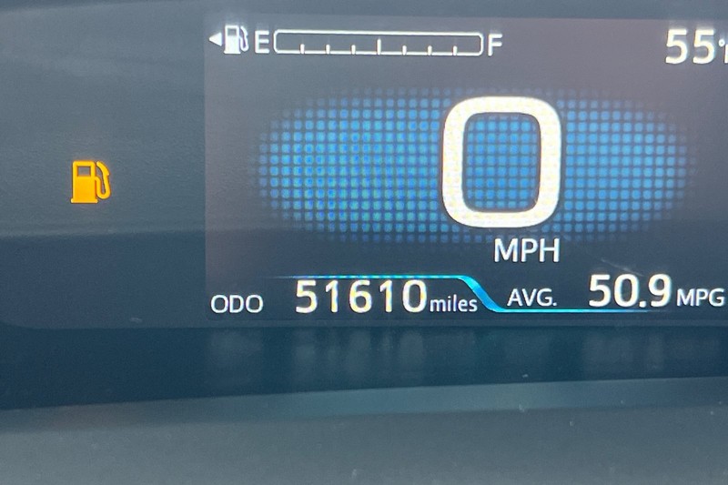 Toyota Prius Vehicle Full-screen Gallery Image 25