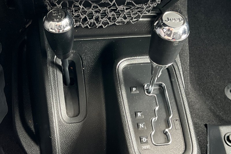 Jeep Wrangler Unlimited Vehicle Full-screen Gallery Image 21