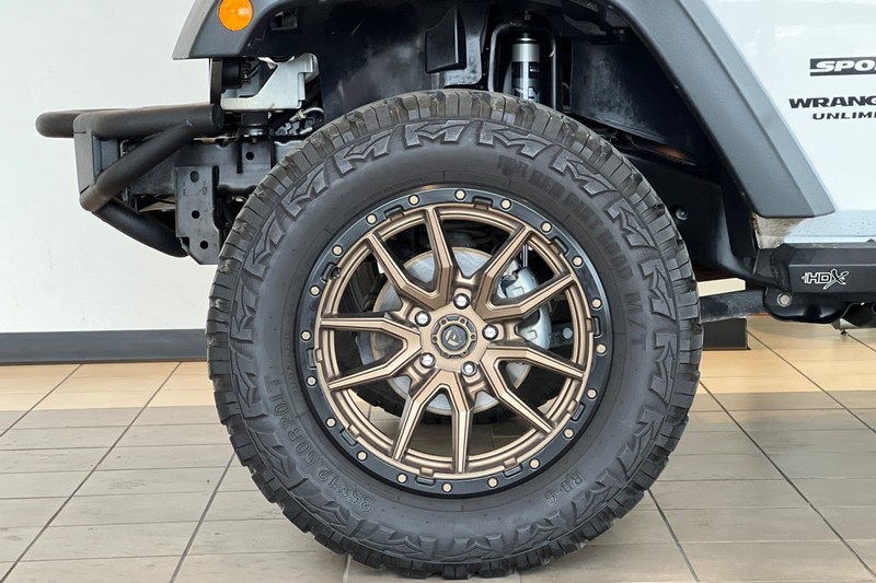 Jeep Wrangler Unlimited Vehicle Full-screen Gallery Image 25