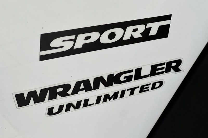 Jeep Wrangler Unlimited Vehicle Full-screen Gallery Image 26