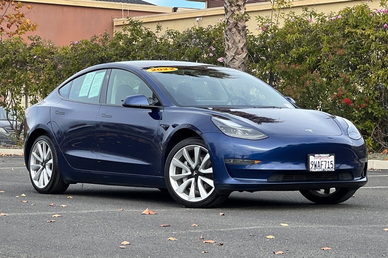 Tesla Model 3 Vehicle Full-screen Gallery Image 02