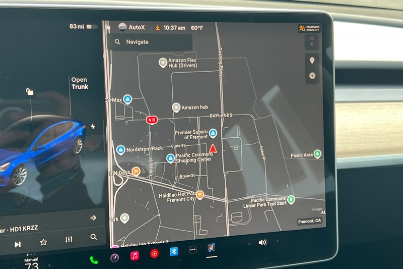Tesla Model 3 Vehicle Full-screen Gallery Image 18