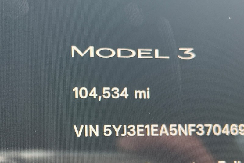 Tesla Model 3 Vehicle Full-screen Gallery Image 23
