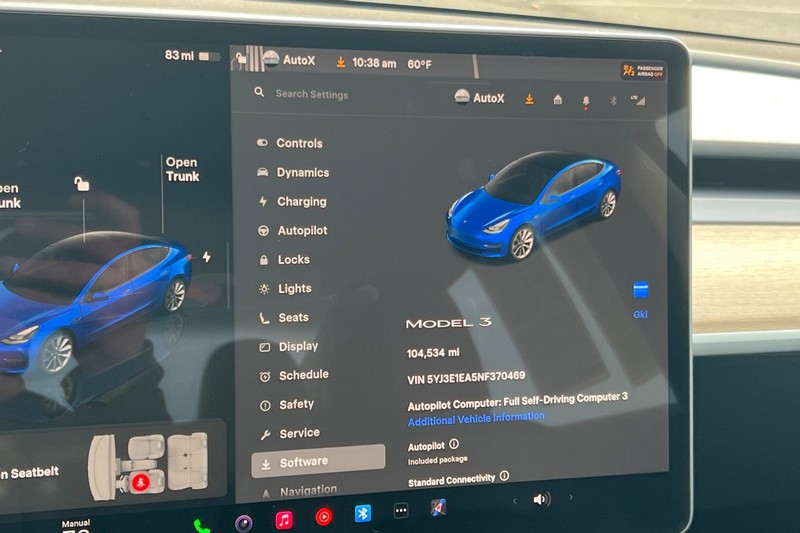Tesla Model 3 Vehicle Full-screen Gallery Image 26