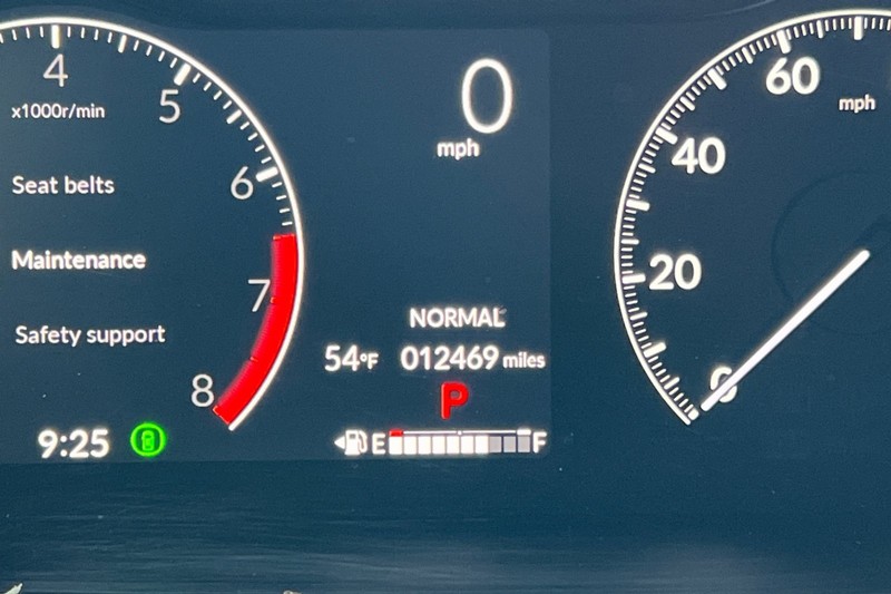 Honda CR-V Vehicle Full-screen Gallery Image 25