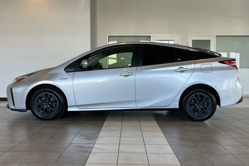 Toyota Prius Vehicle Full-screen Gallery Image 07