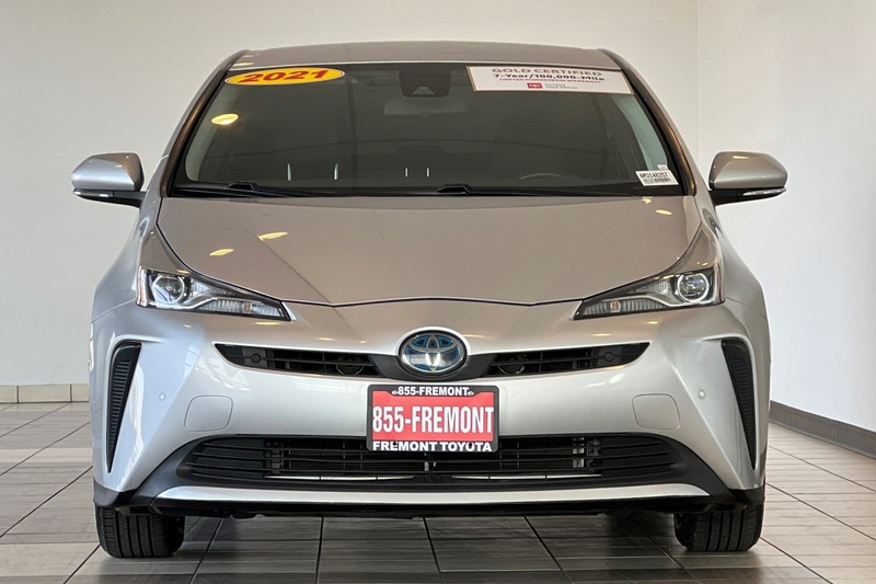 Toyota Prius Vehicle Full-screen Gallery Image 09