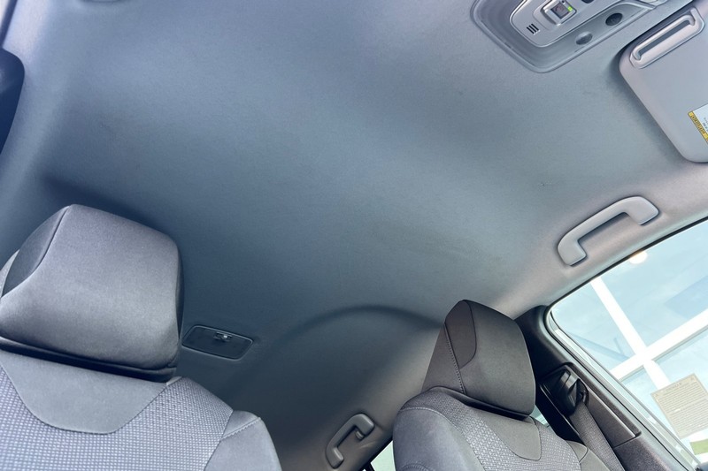 Toyota Prius Vehicle Full-screen Gallery Image 17