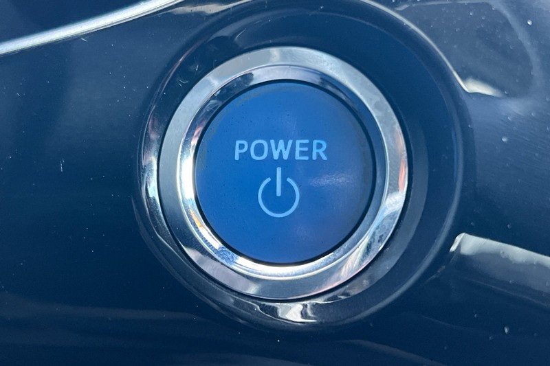 Toyota Prius Vehicle Full-screen Gallery Image 22