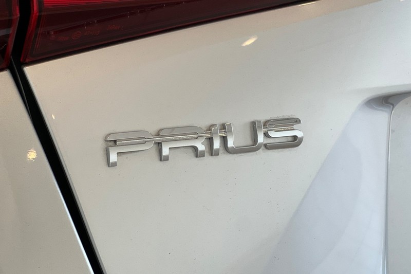 Toyota Prius Vehicle Full-screen Gallery Image 27