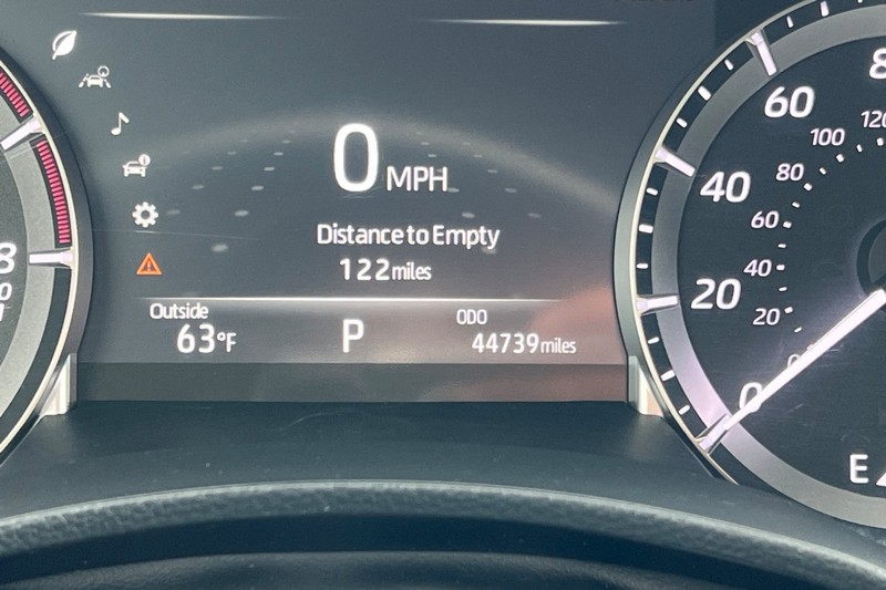 Toyota Highlander Vehicle Full-screen Gallery Image 26