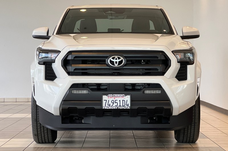 Toyota Tacoma 4WD Vehicle Full-screen Gallery Image 09