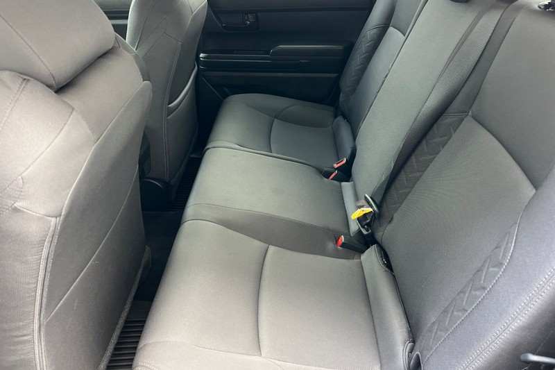 Toyota Tacoma 4WD Vehicle Full-screen Gallery Image 12