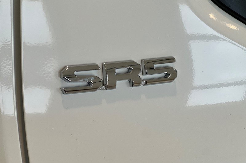 Toyota Tacoma 4WD Vehicle Full-screen Gallery Image 26