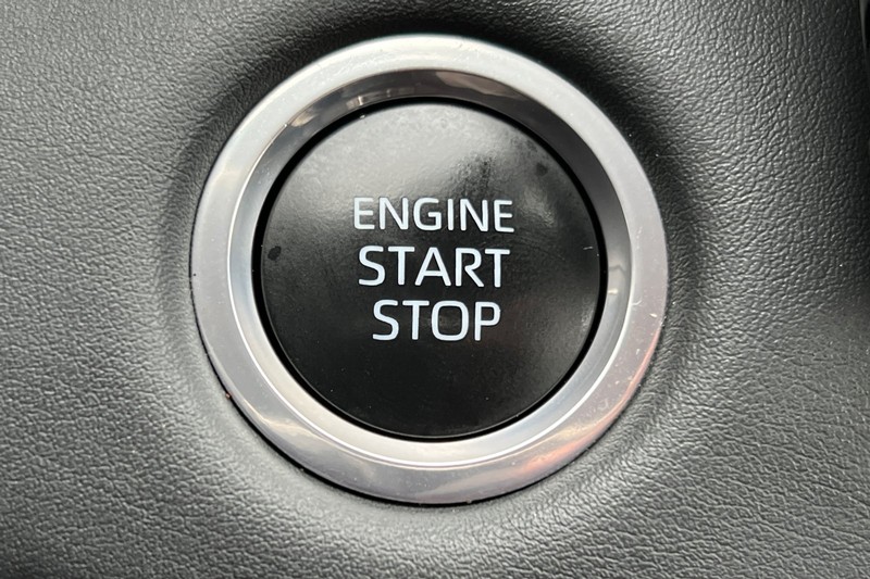 Toyota Highlander Vehicle Full-screen Gallery Image 23