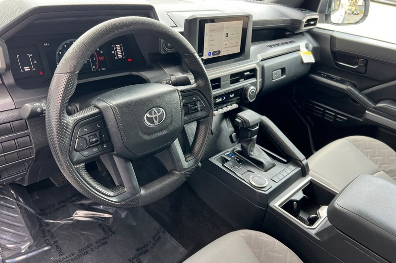 Toyota Tacoma 2WD Vehicle Full-screen Gallery Image 10