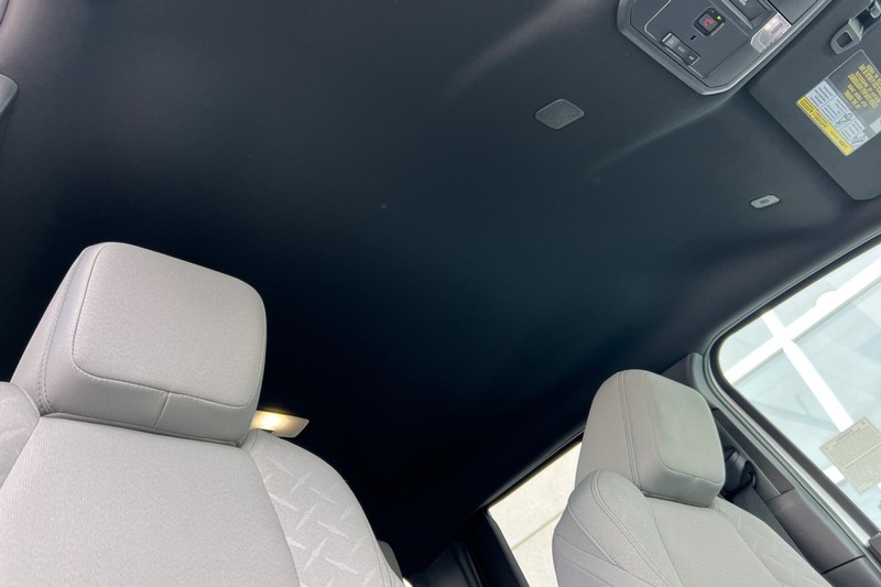 Toyota Tacoma 2WD Vehicle Full-screen Gallery Image 16