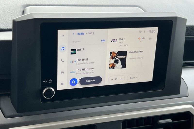 Toyota Tacoma 2WD Vehicle Full-screen Gallery Image 17